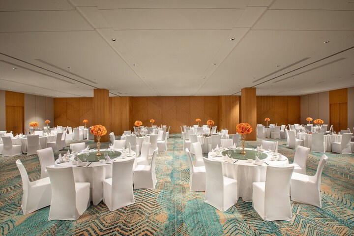 Ballroom/Hall 90 of 118