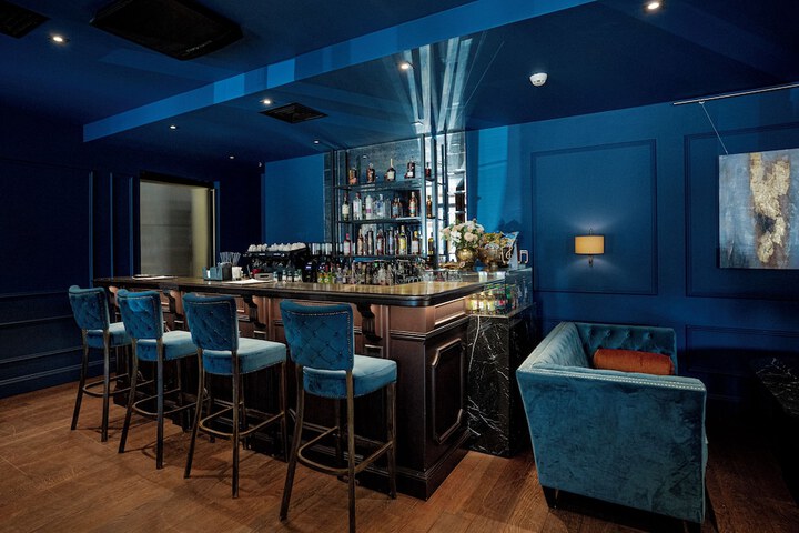 Lounge 79 of 85