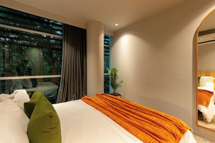 Room 48 of 199