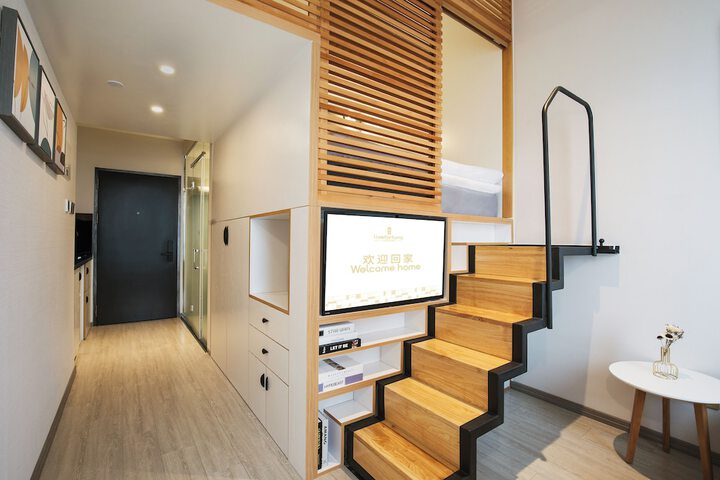Room 10 of 40