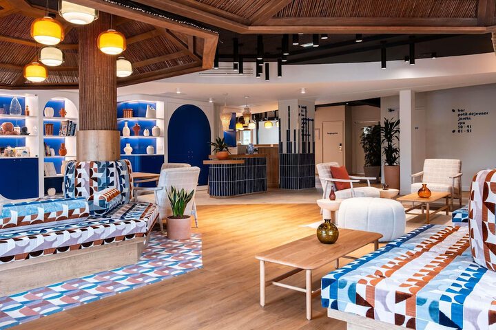 Guest Lobby