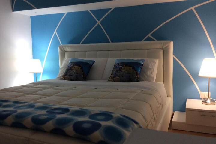 Room 10 of 36