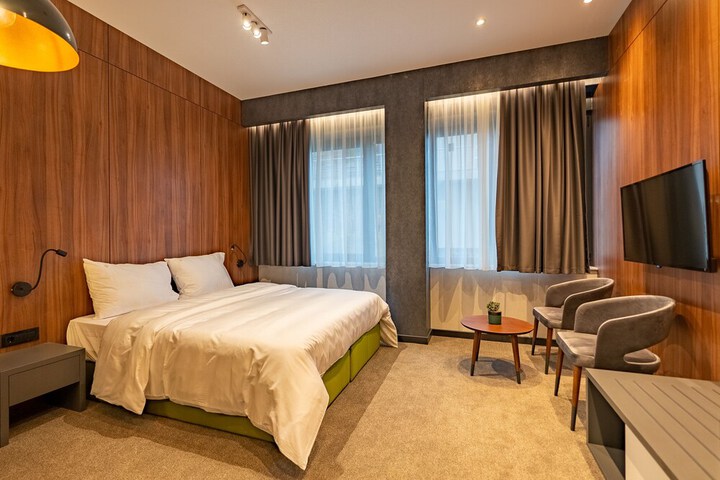Room 26 of 46