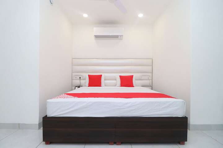 Room 12 of 23
