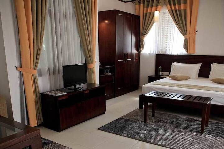 Room 4 of 24