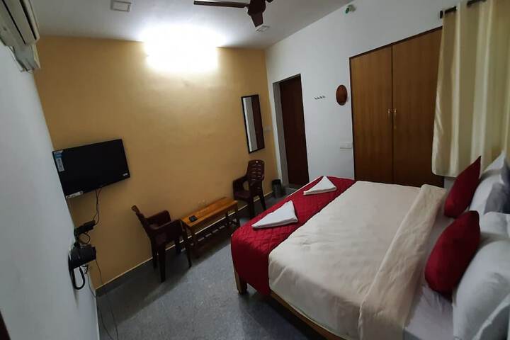 Room 4 of 17