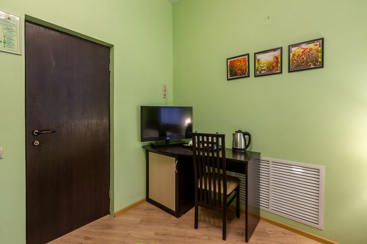 Room 19 of 127