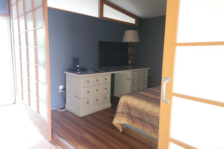 Room 10 of 65