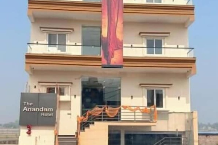 Hotel 11 of 12