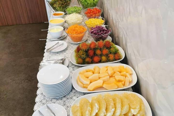 Dining 56 of 65