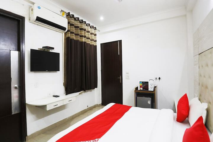 Room 8 of 30