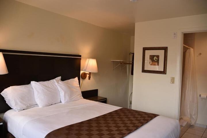 Room 8 of 30