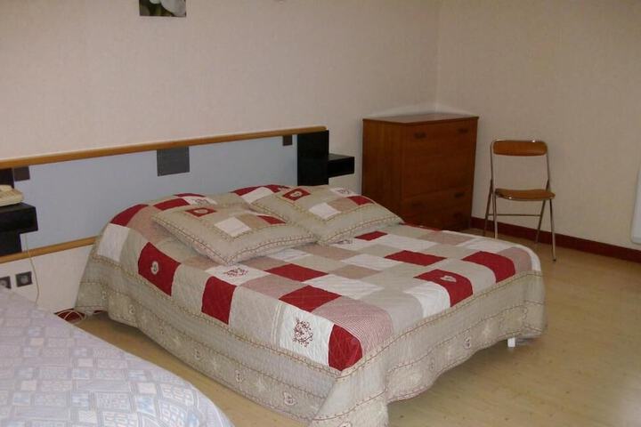 Room 21 of 77