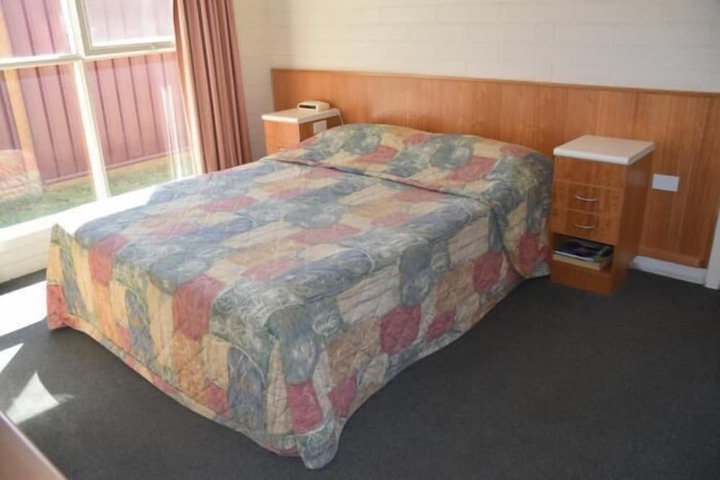 Room 9 of 77