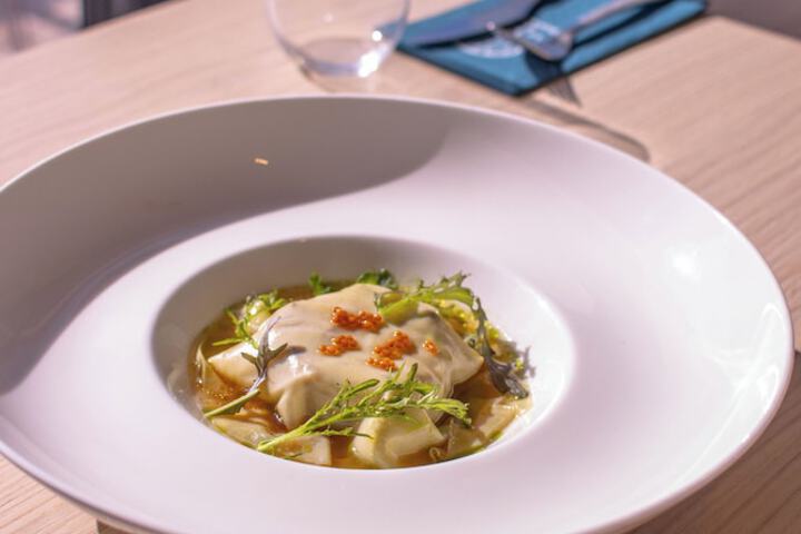 Dining 74 of 99