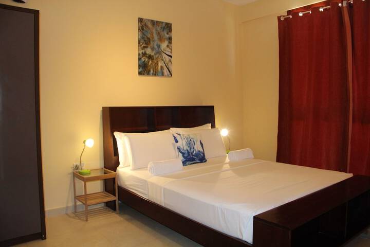 Room 5 of 80