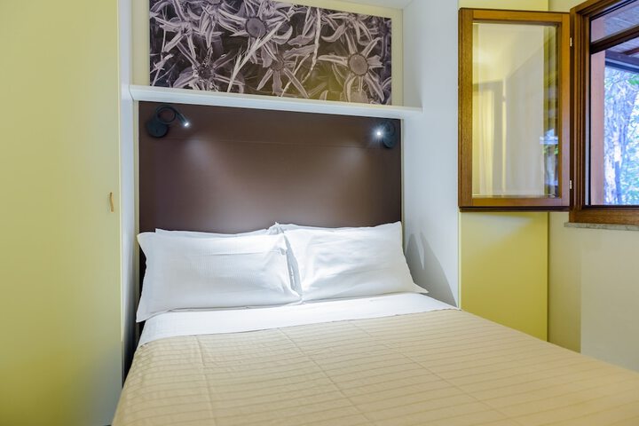 Room 7 of 117