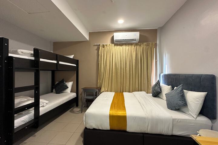 Room 53 of 80
