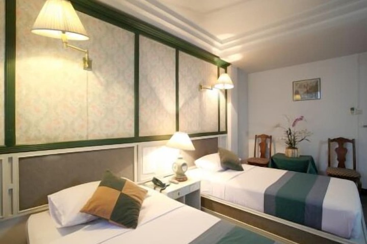 Room 34 of 44