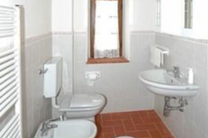 Room 4 of 41