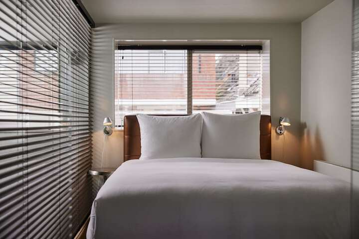 Room 17 of 171