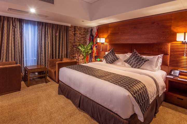Room 4 of 72