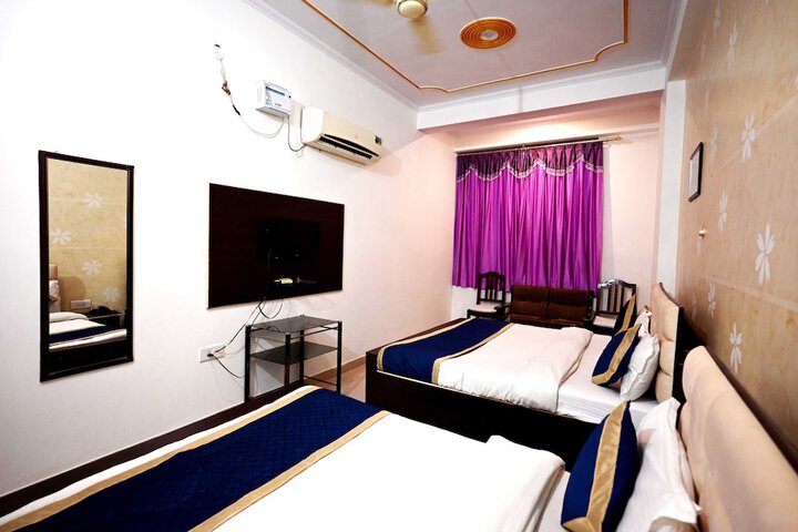 Room 8 of 22