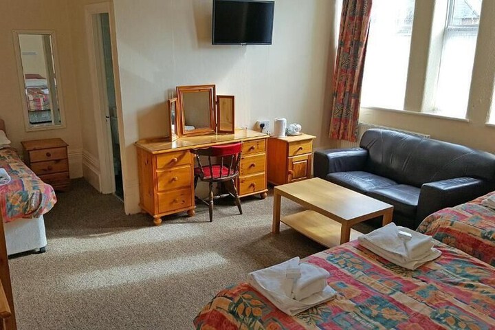 Room 33 of 61