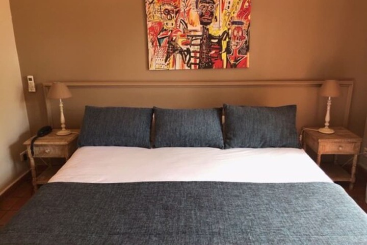 Room 4 of 19