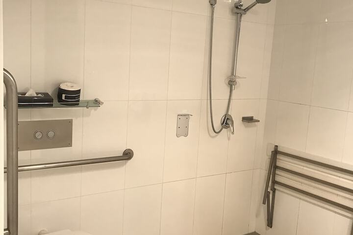 Room 25 of 29