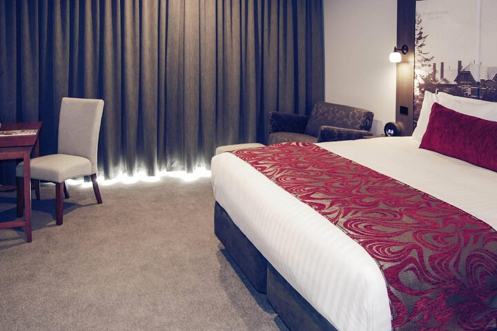 Room 8 of 54