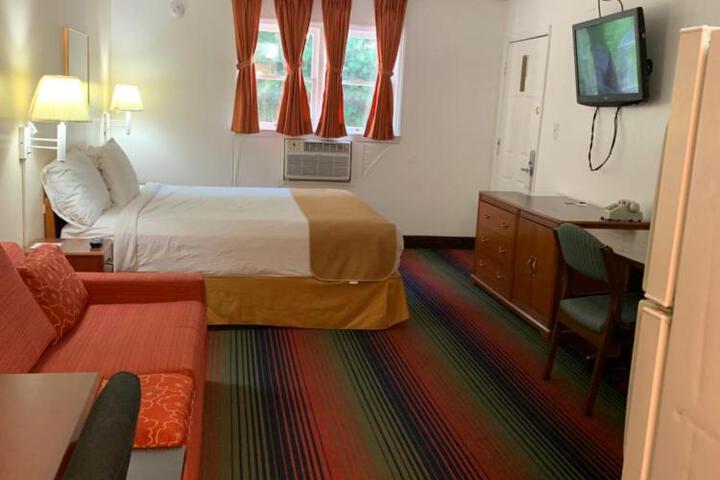 1 King Bed (13 of 13)
