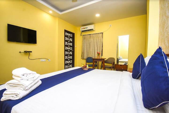 Room 4 of 16