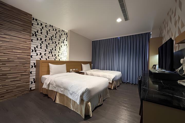 Room 14 of 48