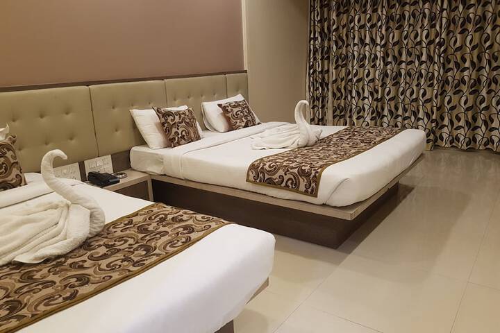 Room 2 of 25