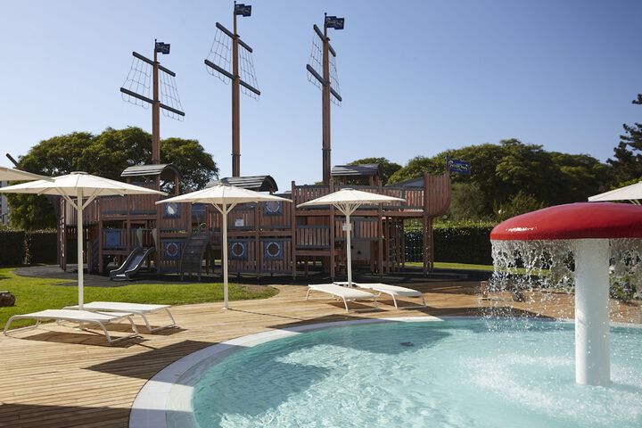 Pools & Facilities