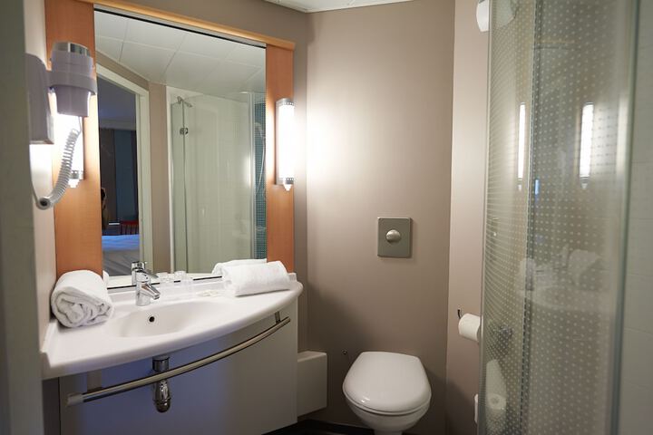 Room 29 of 60