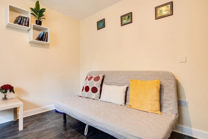 Room 2 of 15