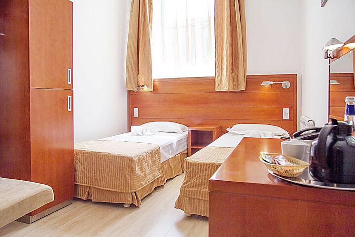 Room 7 of 46