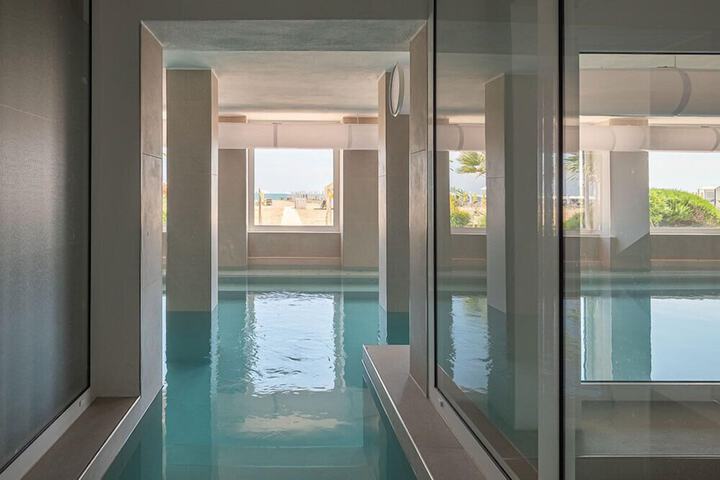 Pool Hotel