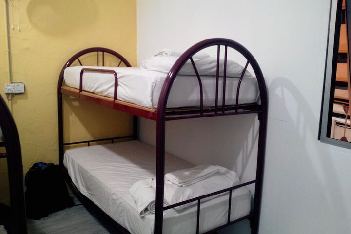 Room 17 of 32