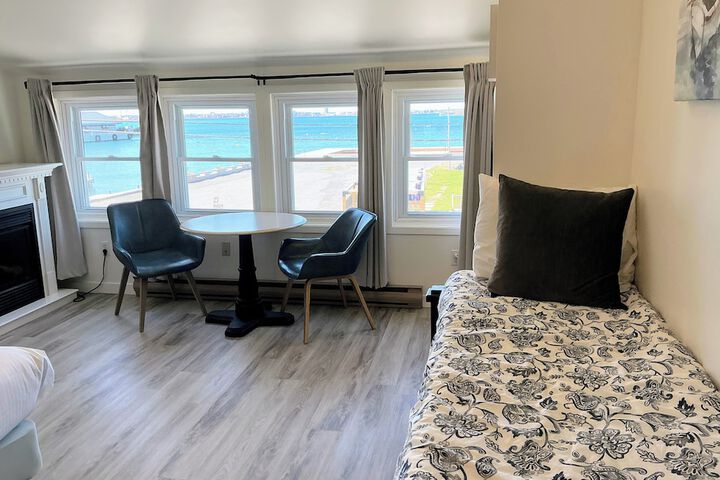 Room 37 of 183