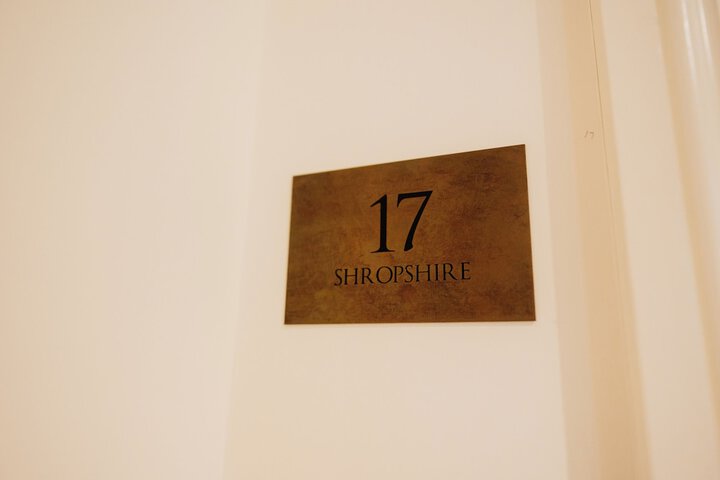 Room 18 of 34