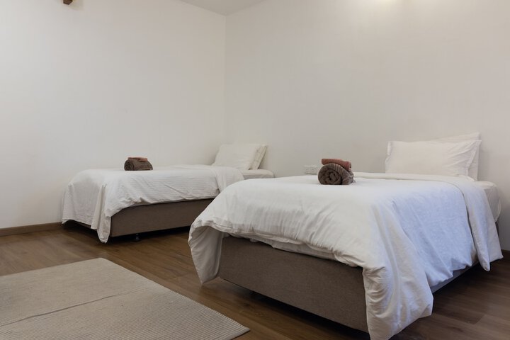 Room 2 of 18