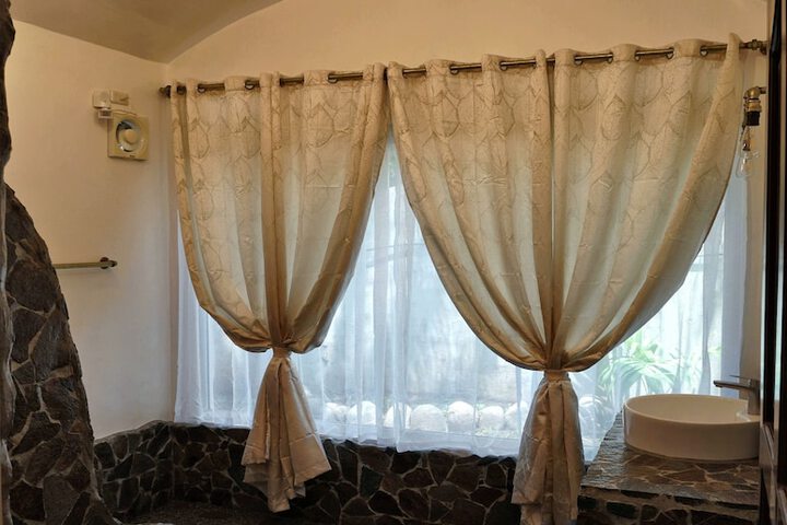 Room 50 of 106