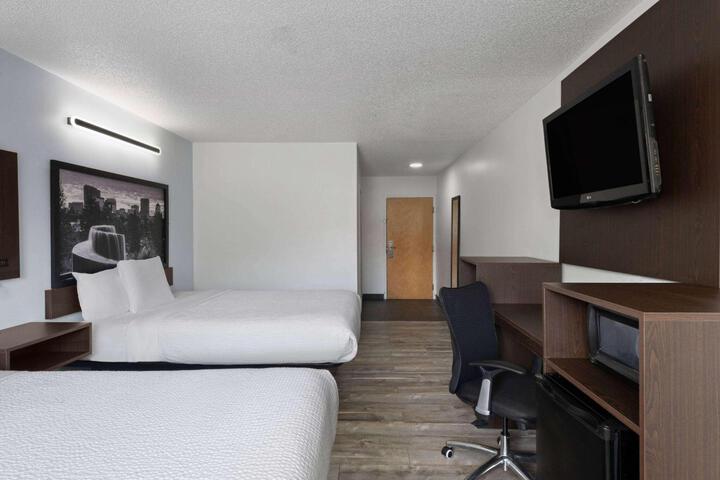 1 King Bed Mobility Accessible (2 of 3)