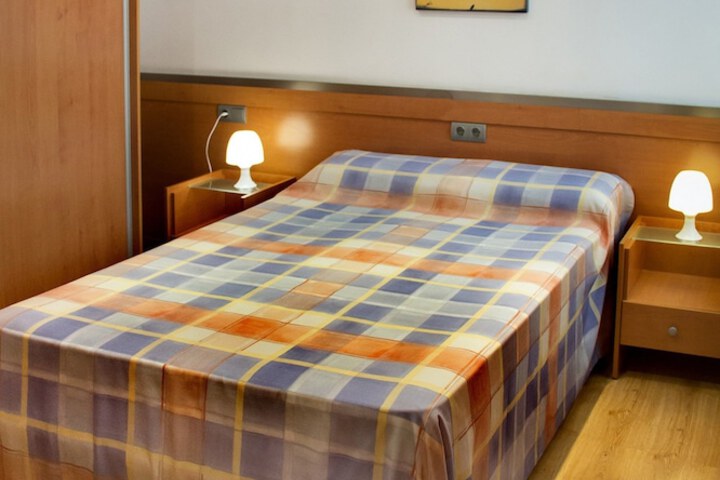 Room 5 of 38
