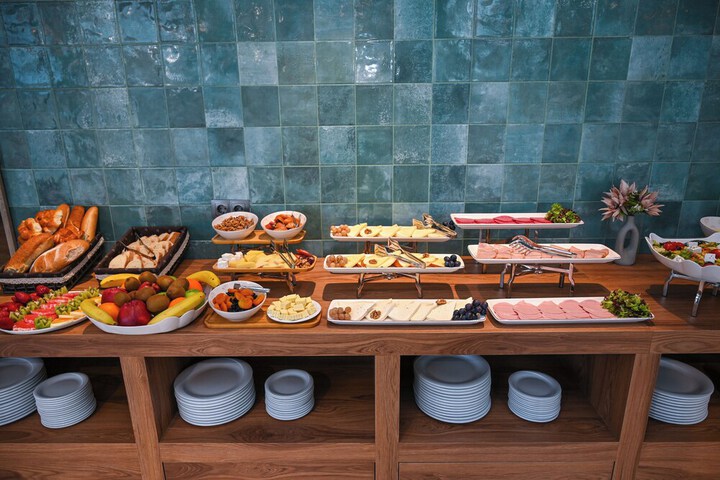 Dining 66 of 84