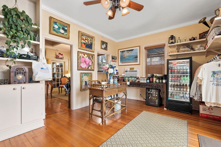 Gift Shop 231 of 286