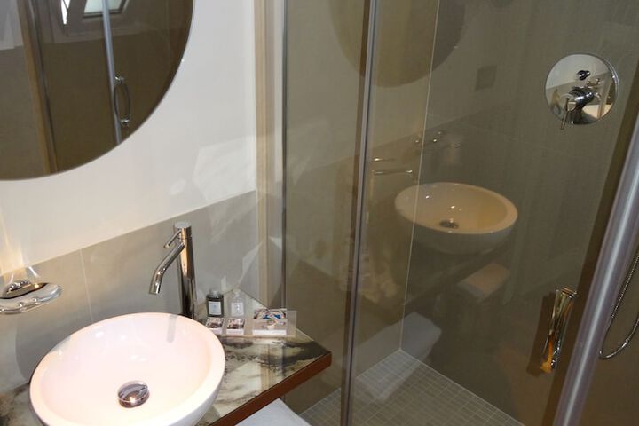 Room 40 of 62